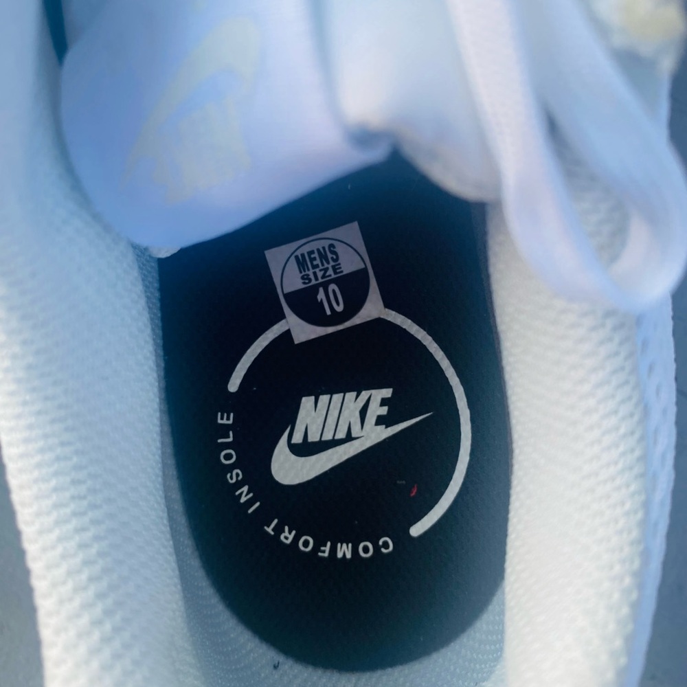 Nike Air Max Excee Low White Black
Grey Men's Shoes Sz 10 - Picture 6 of 14